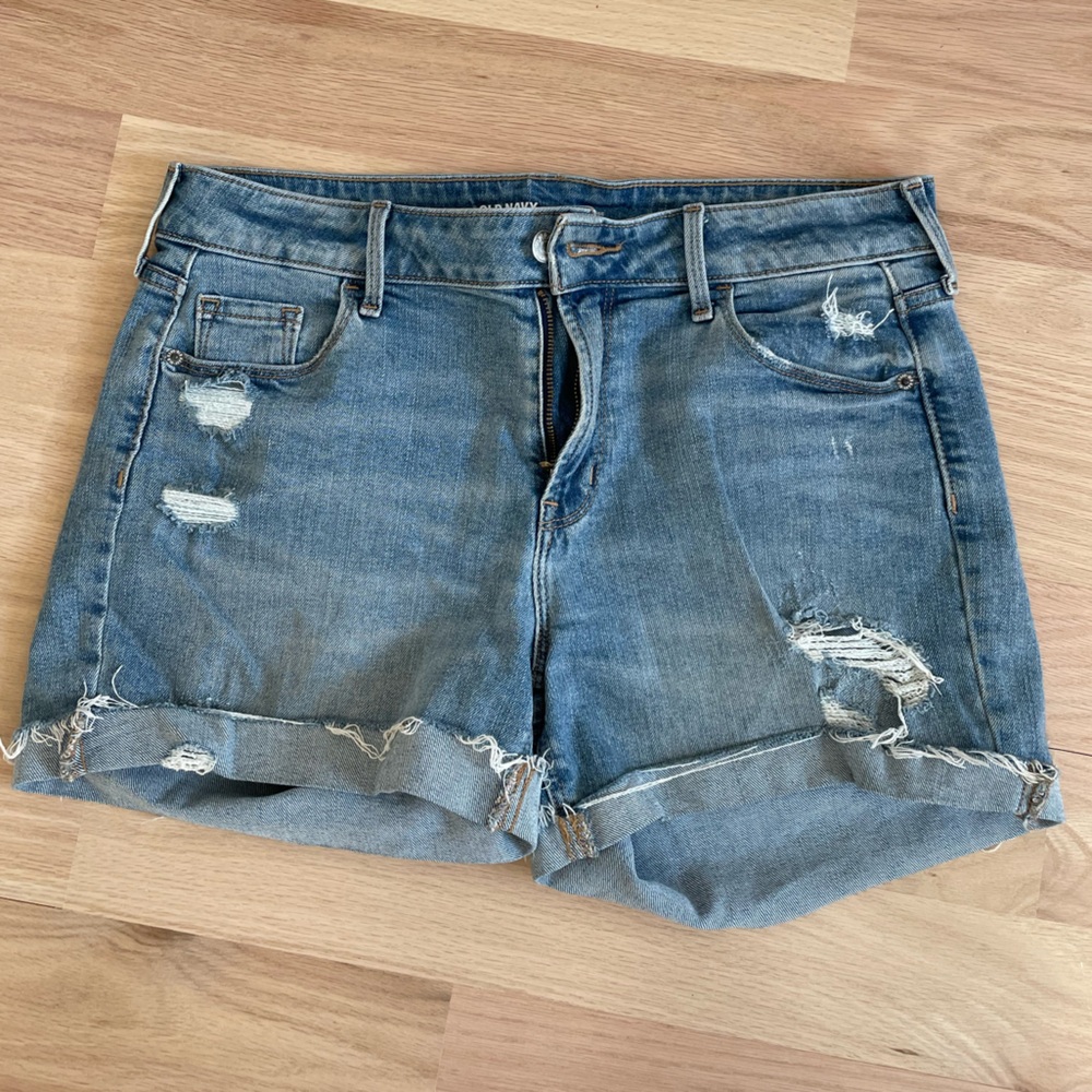 Old Navy Blue Distressed Mid Rise Women’s Soft Jean Shorts - Size 6 LIKE NEW!